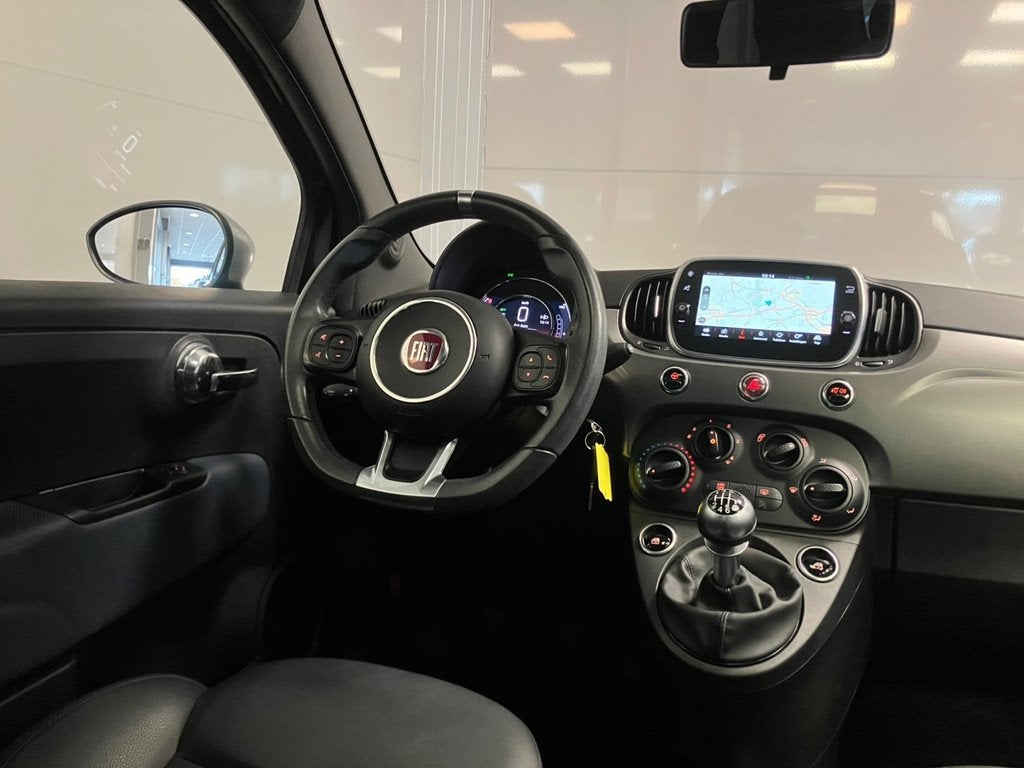 Fiat 500 Rockstar 1.0 Hybrid | Panoramadak | Navigatie | Par, Auto's, Fiat, Voorwielaandrijving, 4 stoelen, Leder en Stof, Zwart
