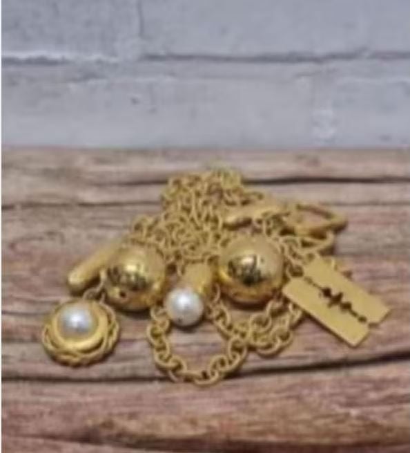 MOSCHINO - Exclusieve vintage zeldzame chain belt - Redwall, Overige kleuren, 100 cm of meer, Zo goed als nieuw, X