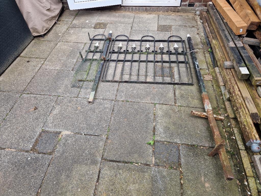 Ijzer poortje, Tuin en Terras, Tuinhekken en Hekwerk, Ophalen, Met poort, Gebruikt, Sierhekwerk