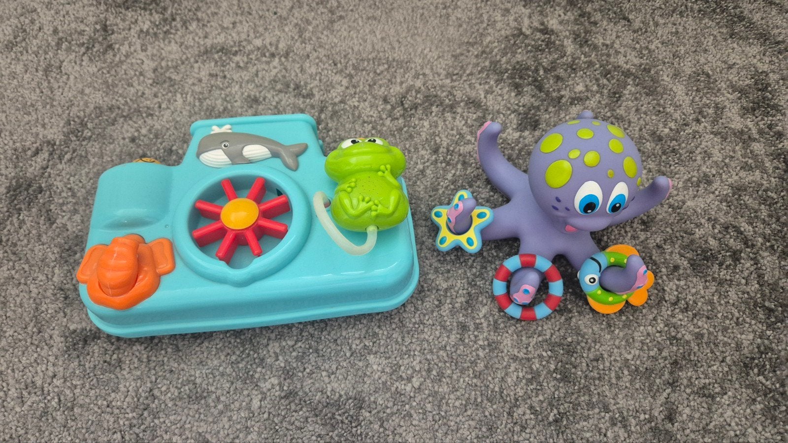 Twee leuke badspeeltjes, Kinderen en Baby's, Speelgoed | Badspeelgoed, Ophalen of Verzenden, Zo goed als nieuw