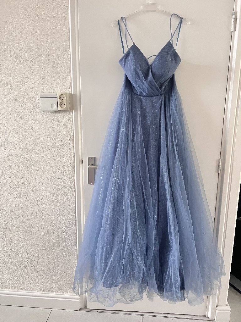 Lichtblauwe gala jurk met subtiele glitters maat m, Maat 38/40 (M), Galajurk, Ophalen of Verzenden, Zo goed als nieuw
