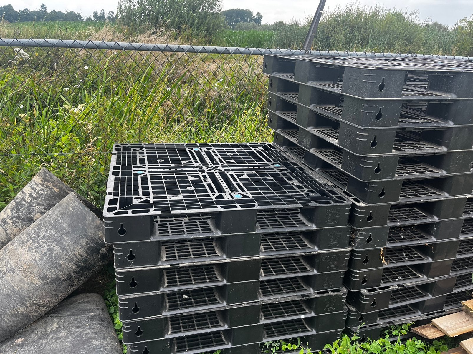 Plastic pallets paddock platen gewocht dragend 900 kilo