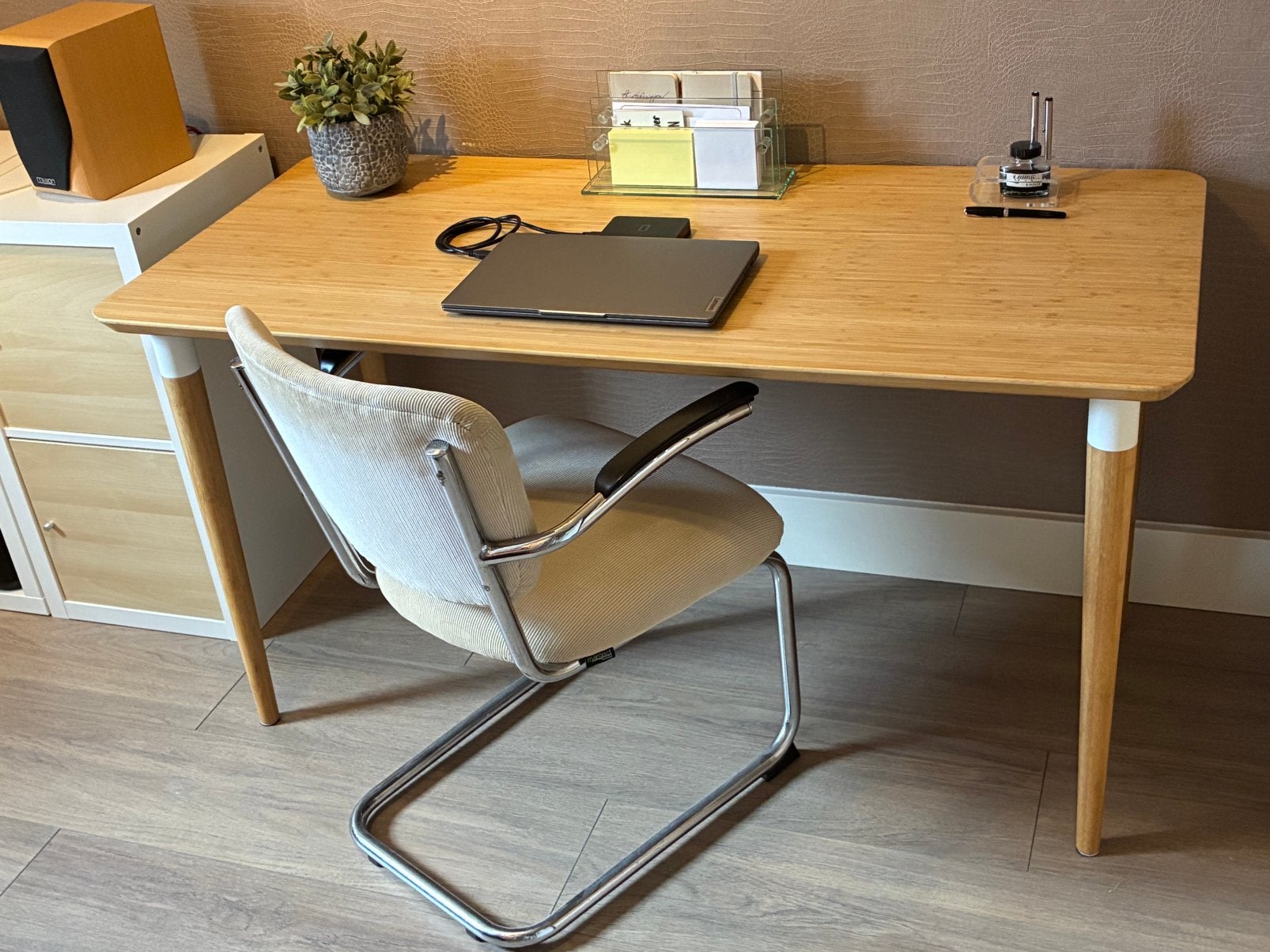 Bureau (Bamboe)  Ikea: Anfallare/Hilver, Huis en Inrichting, Bureaus, Ophalen, Zo goed als nieuw