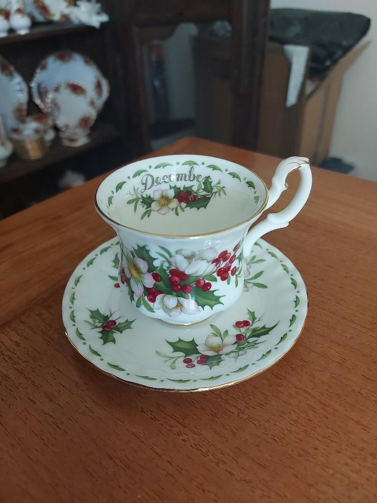 Royal Albert Flower of the Month Series December, Ophalen of Verzenden