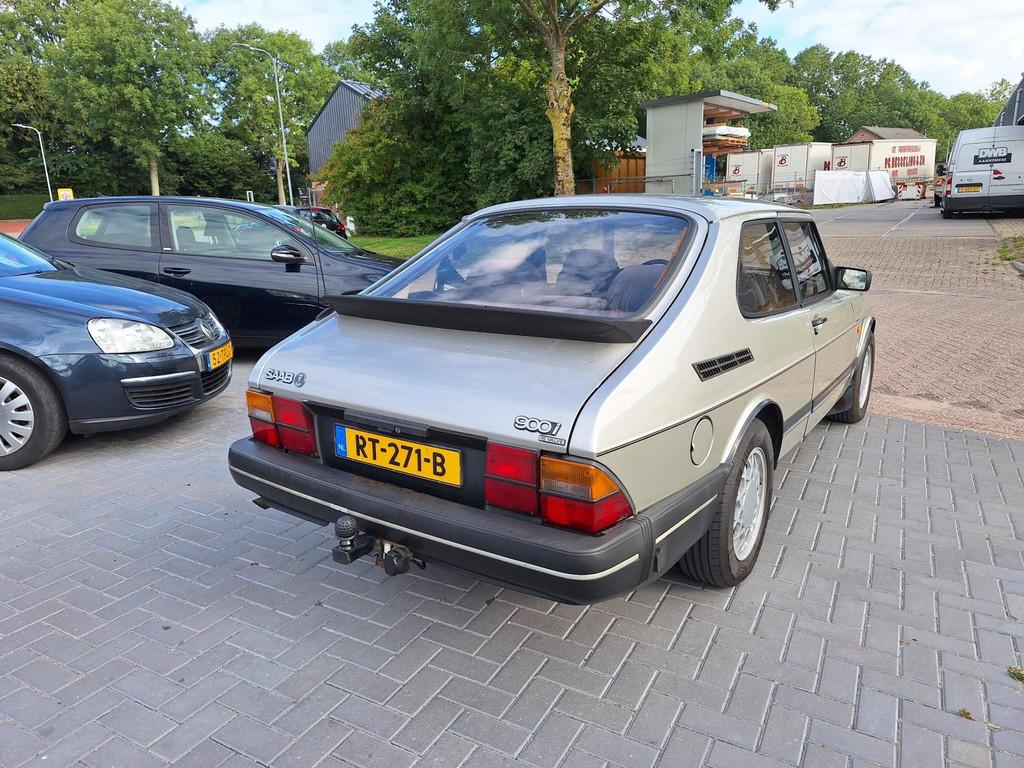 Saab 900