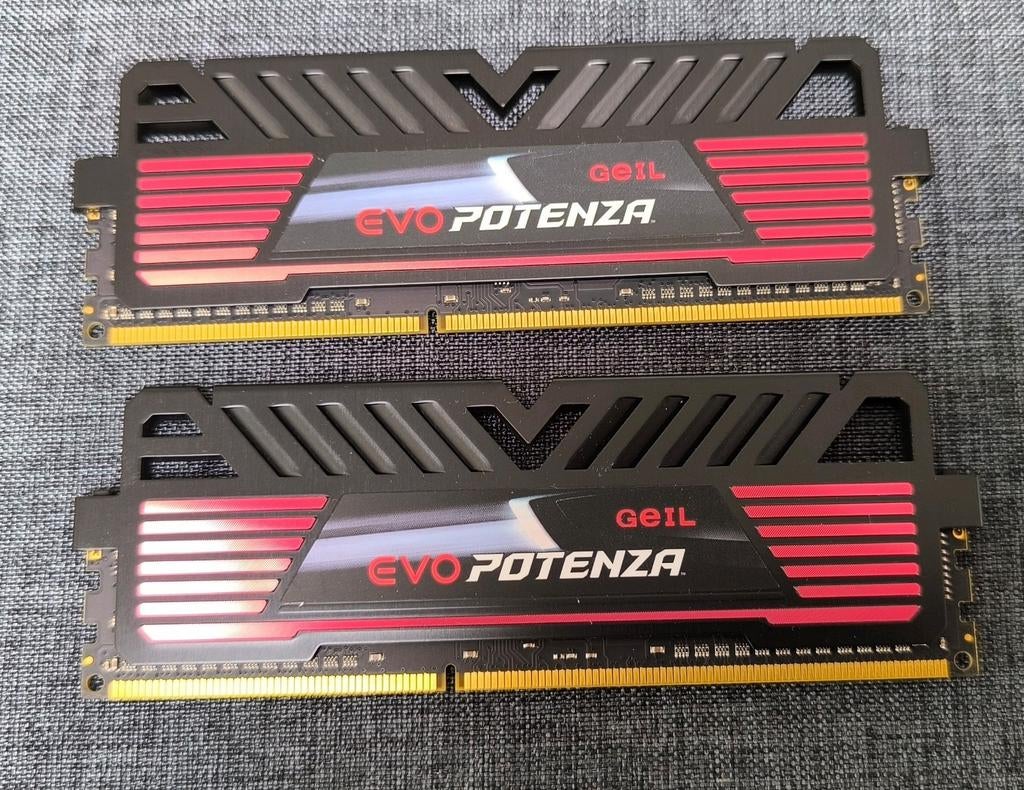 GeIL EVO Potenza 4GB DDR3 SDRAM-Modules, Computers en Software, RAM geheugen, DDR3, Ophalen of Verzenden, Zo goed als nieuw, Desktop