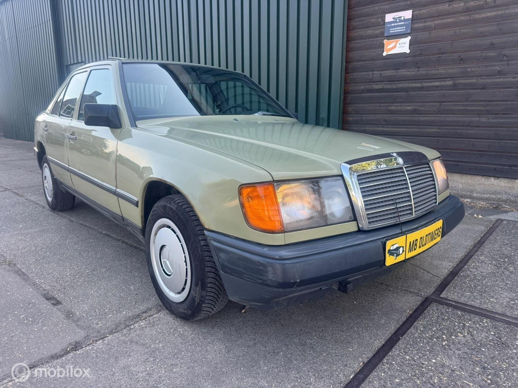 Mercedes-Benz 300D W124 Automaat/Schuifdak/Hydr.vering/Cruis, Auto's, Automaat, 2996 cc, Mercedes-Benz, Diesel