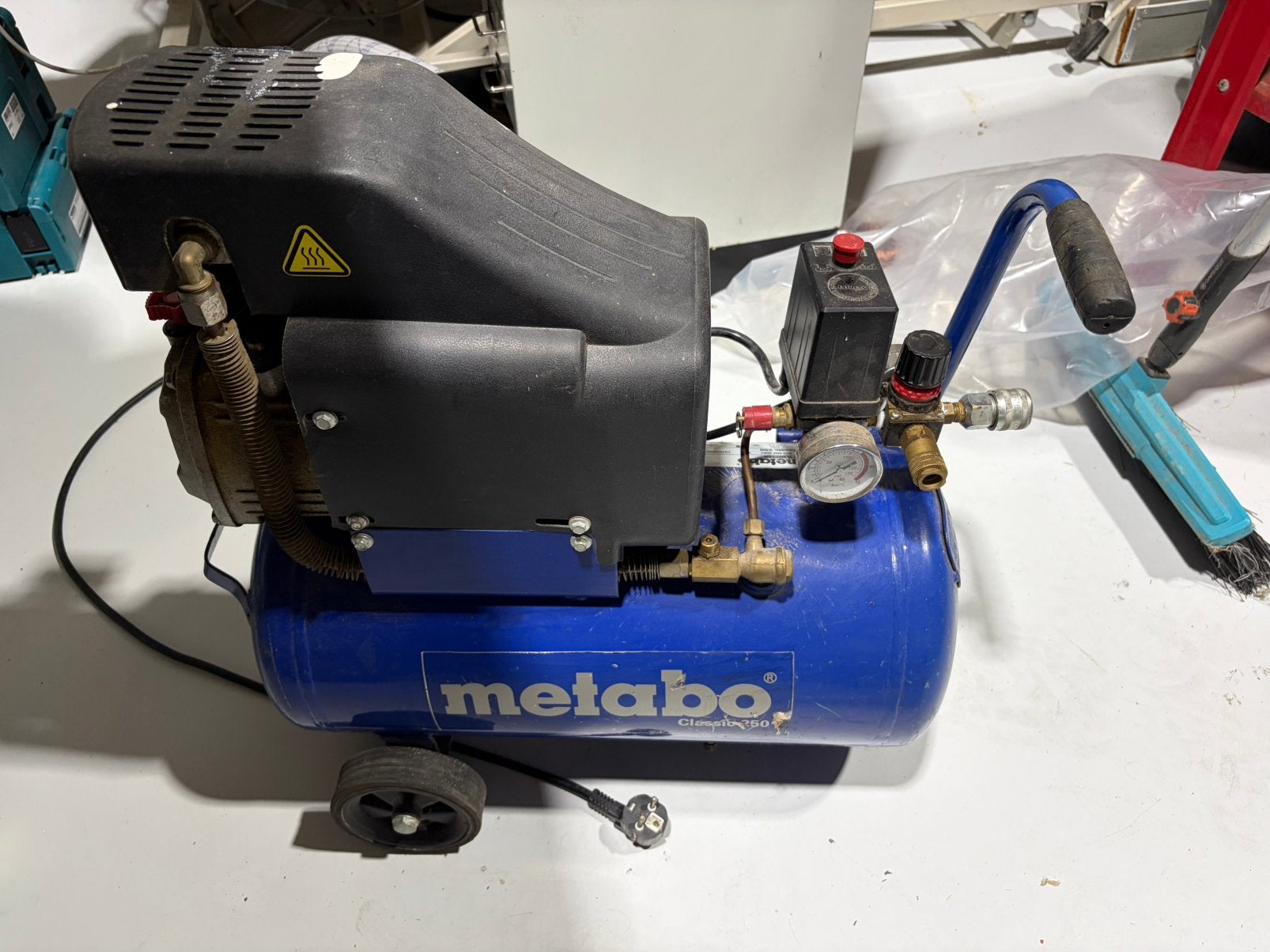 Metabo compressor (met werk), Doe-het-zelf en Verbouw, Minder dan 25 liter, Ophalen, Gebruikt, Minder dan 200 liter/min