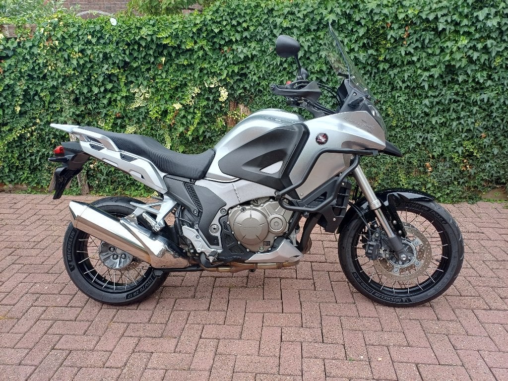 Honda Crosstourer 1200X 14.000km | Origineel NL | Dealer-oh, Traction Control, Occasion, 4 cilinders, Motorrijbewijs A
