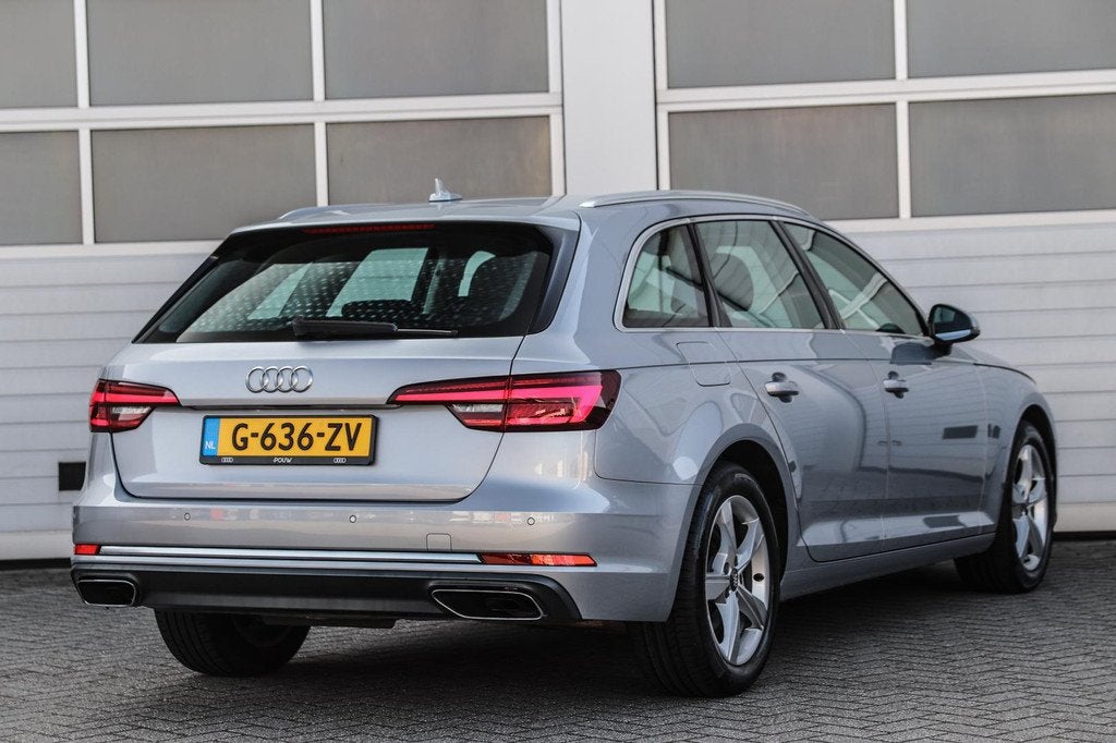 Audi A4 Avant 35 TFSI 150pk S-tronic Sport Lease Edition | S, Stof, Gebruikt, 4 cilinders, A4