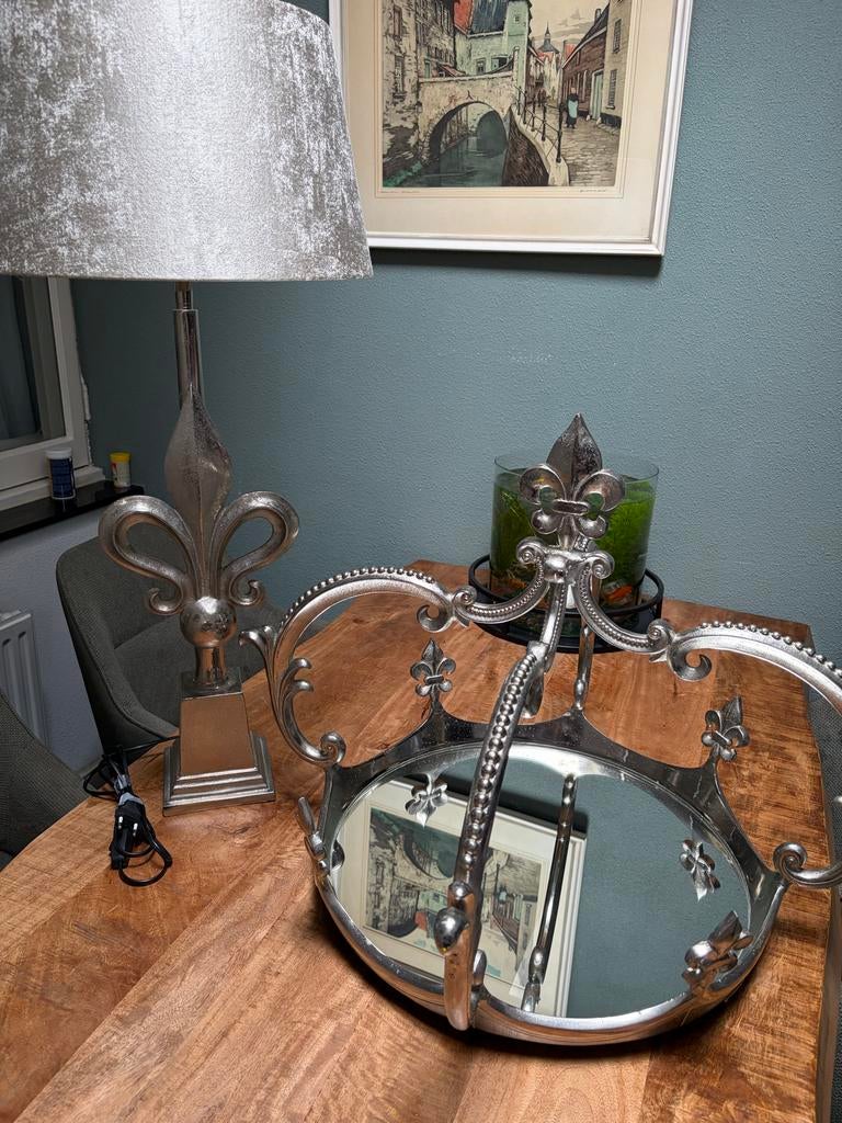 Brocante Kroon met Spiegel en Bijpassende Tafellamp, Ophalen