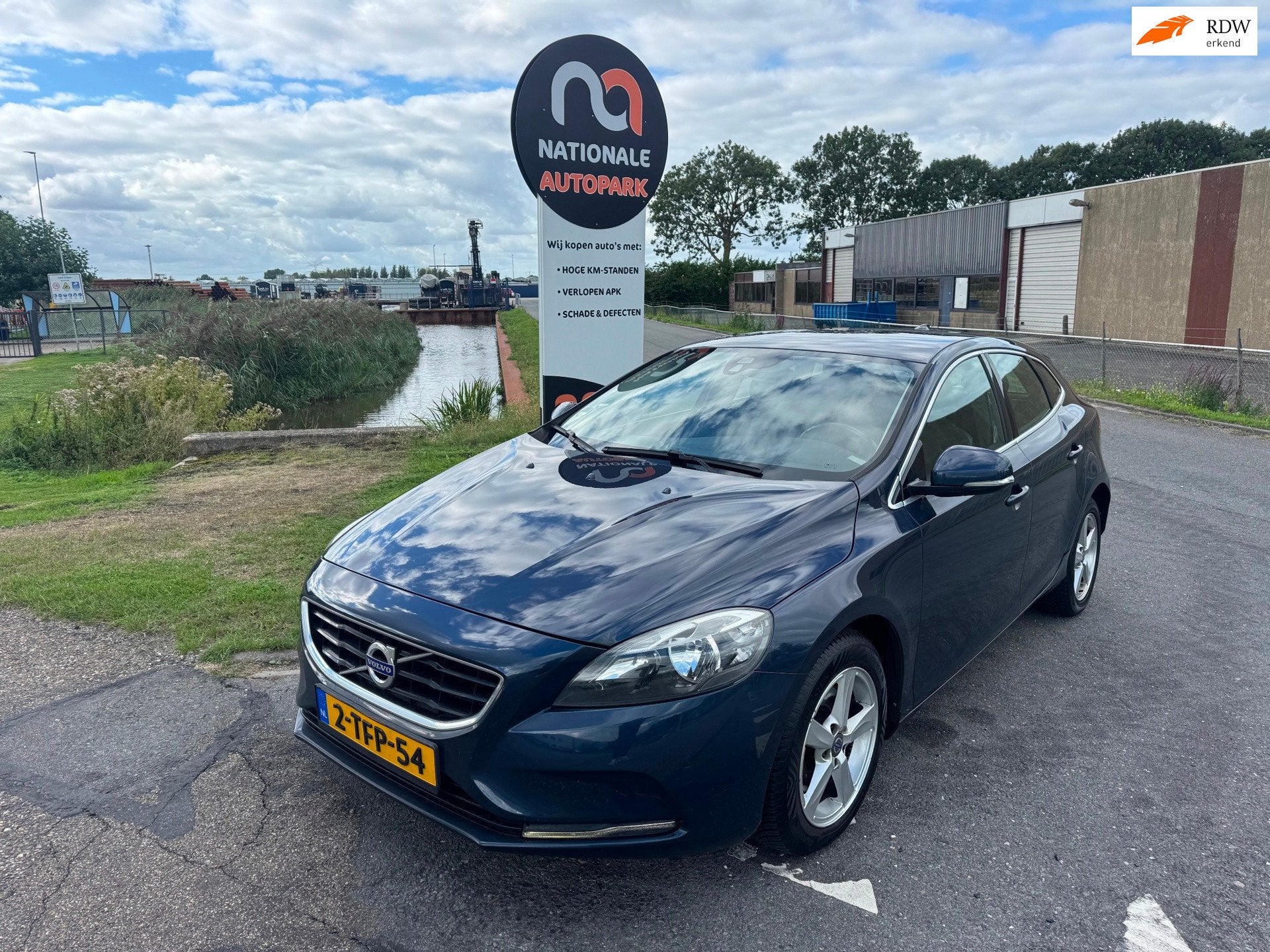 Volvo V40 2014 * 1.6 D2 Momentum * Export & Handel only, Euro 5, Gebruikt, 4 cilinders, 700 kg