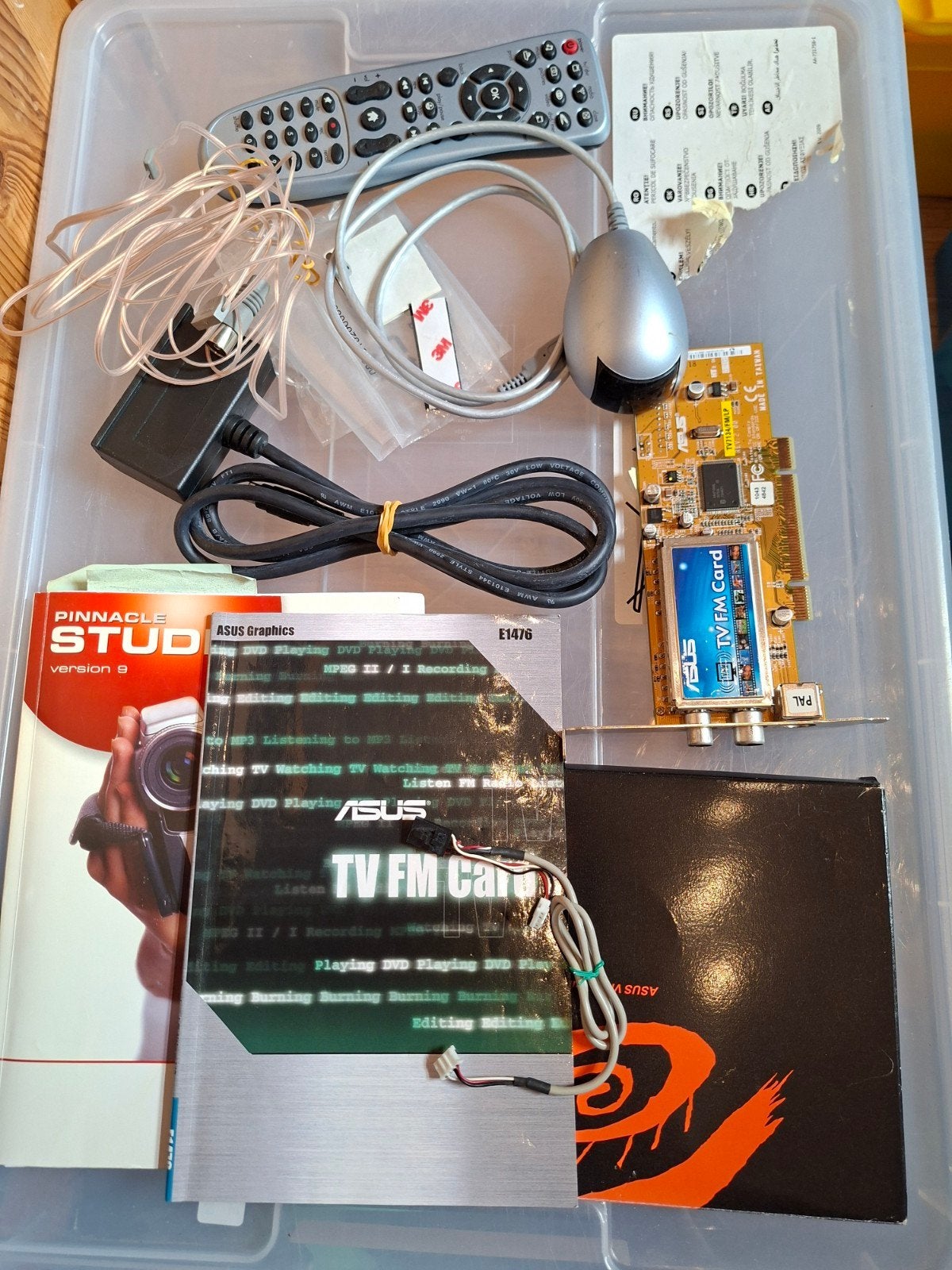 ASUS TV FM Card met afstandsbediening en accessoires, Computers en Software, Vintage Computers, Ophalen of Verzenden
