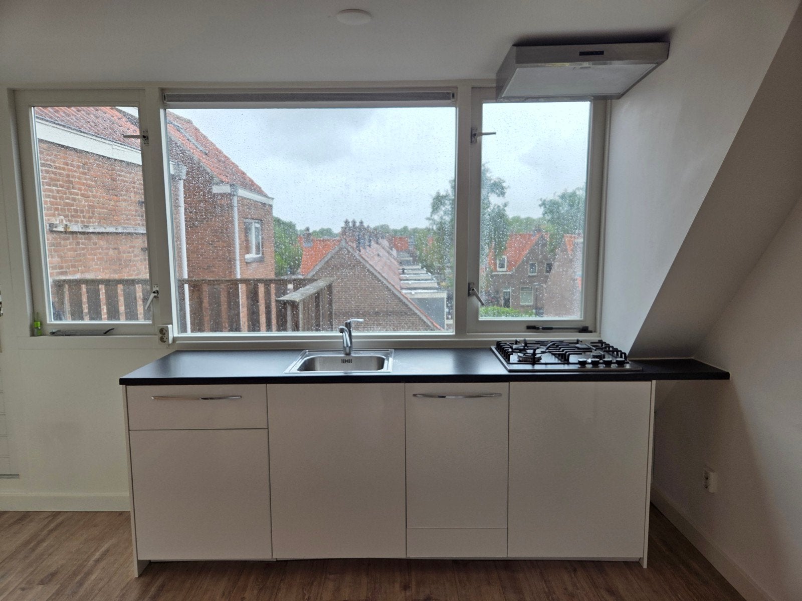 Compacte keuken met gasfornuis en vaatwasser, Ophalen, Enkelwandige keuken
