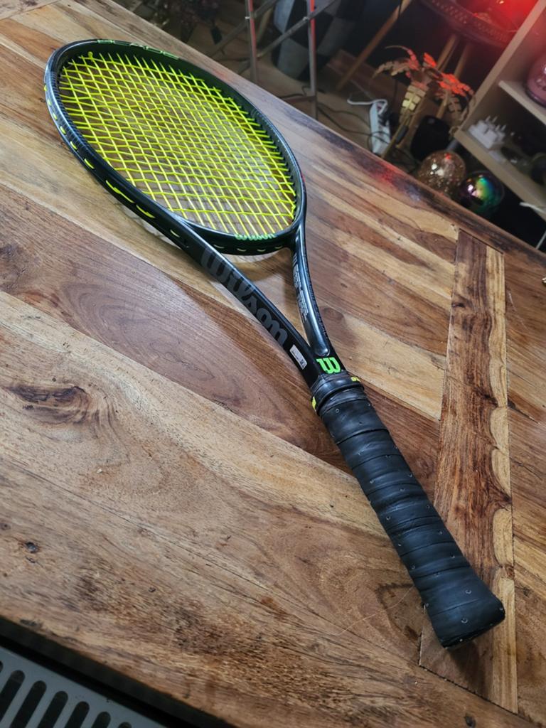 Iconische Wilson Blade 93 Tennisracket L3, Sport en Fitness, Tennis, Ophalen of Verzenden, Zo goed als nieuw, Wilson, Racket