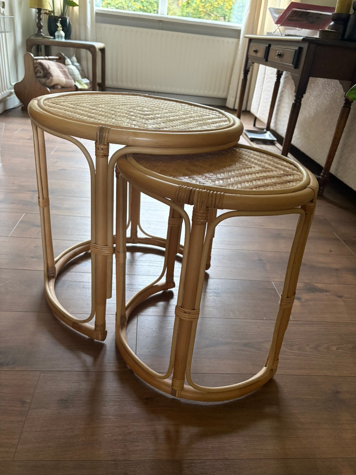 Rotan bijzettafel, Huis en Inrichting, Tafels | Bijzettafels, Minder dan 55 cm, Rond, Zo goed als nieuw, Ophalen