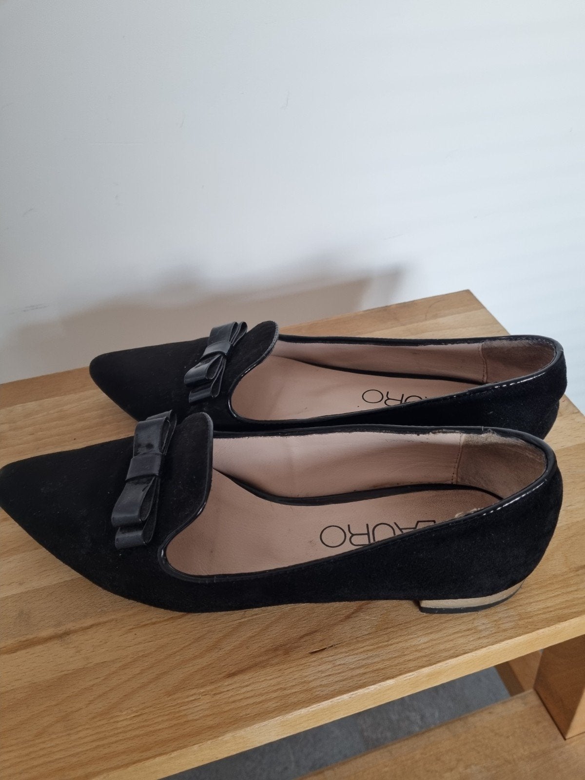 Zwarte pumps , suède,  met strikje, maat 38, Kleding | Dames, Ophalen of Verzenden, Zo goed als nieuw, Zwart