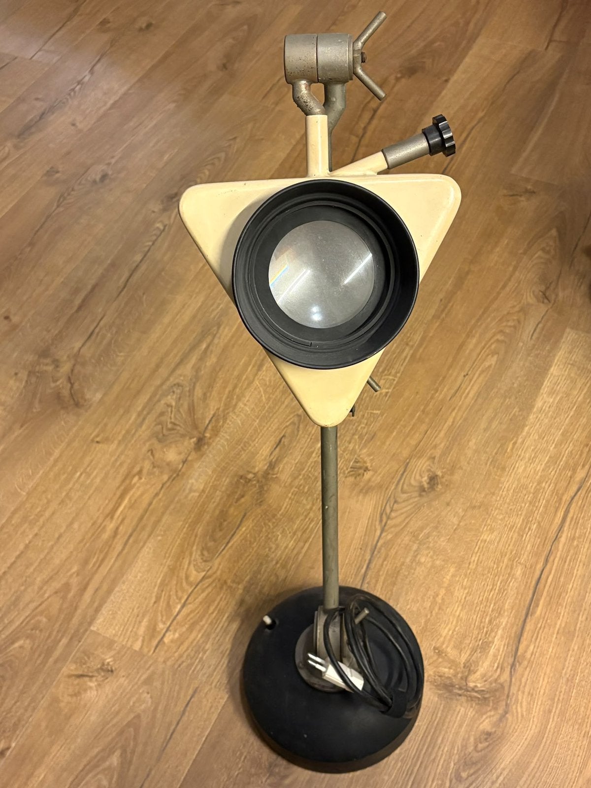 Vintage loeplamp op zwaar statief met licht., Ophalen, Gebruikt, Loeplamp