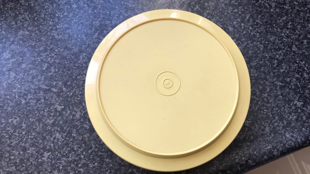 Goed sluitende tupperware koektrommel , voorraad trommel, Ophalen of Verzenden, Zo goed als nieuw, Geel, Overige typen