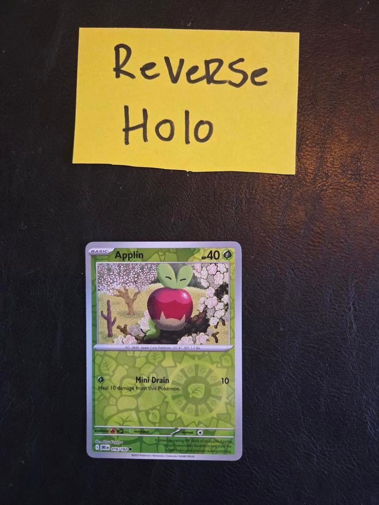 Applin 016/182 destined rivals, Ophalen of Verzenden, Zo goed als nieuw