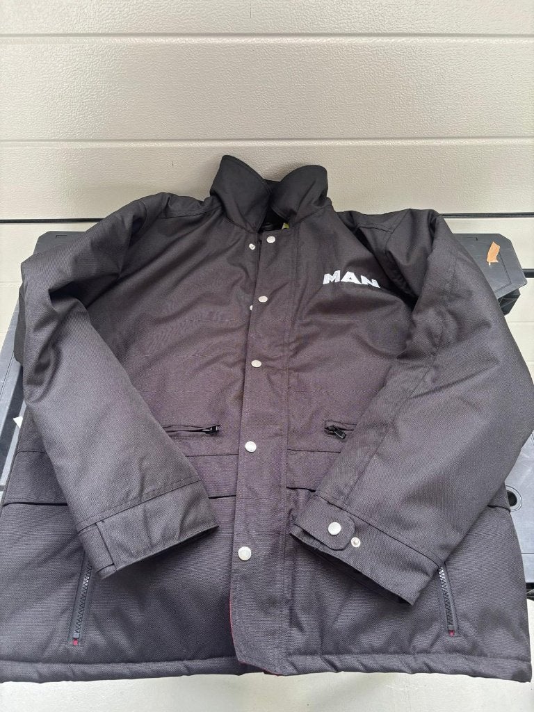 Nieuwe MAN trucks Jas Maat L, Ophalen of Verzenden, Nieuw, Maat 52/54 (L), Zwart