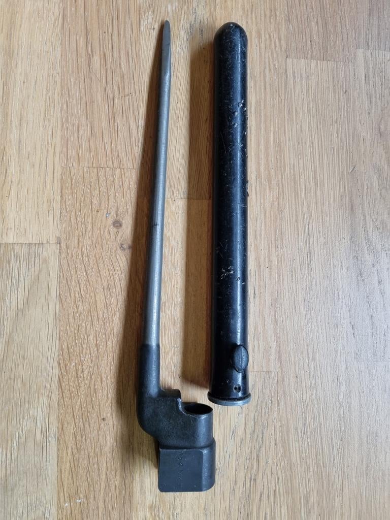 Canadese No 4 Mk II bajonet CA, Ophalen of Verzenden, Landmacht, Mes of Dolk