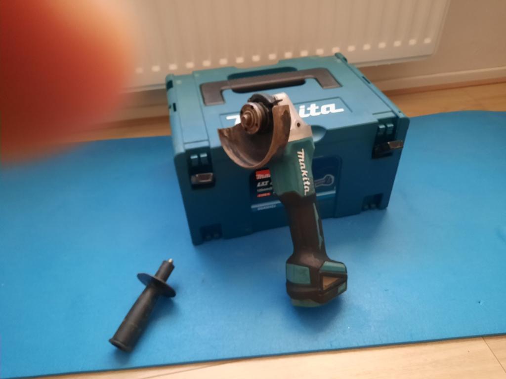 Makita haakse slijper 18v dga504 met koffer
Alleen afhalen, Ophalen of Verzenden, Boormachine