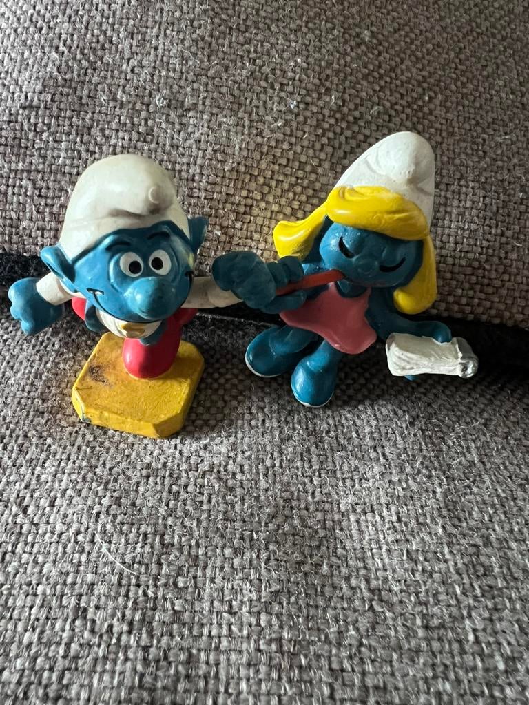 2 leuke oude smurfen, Verzamelen, Smurfen, Ophalen of Verzenden, Zo goed als nieuw, Verschillende Smurfen