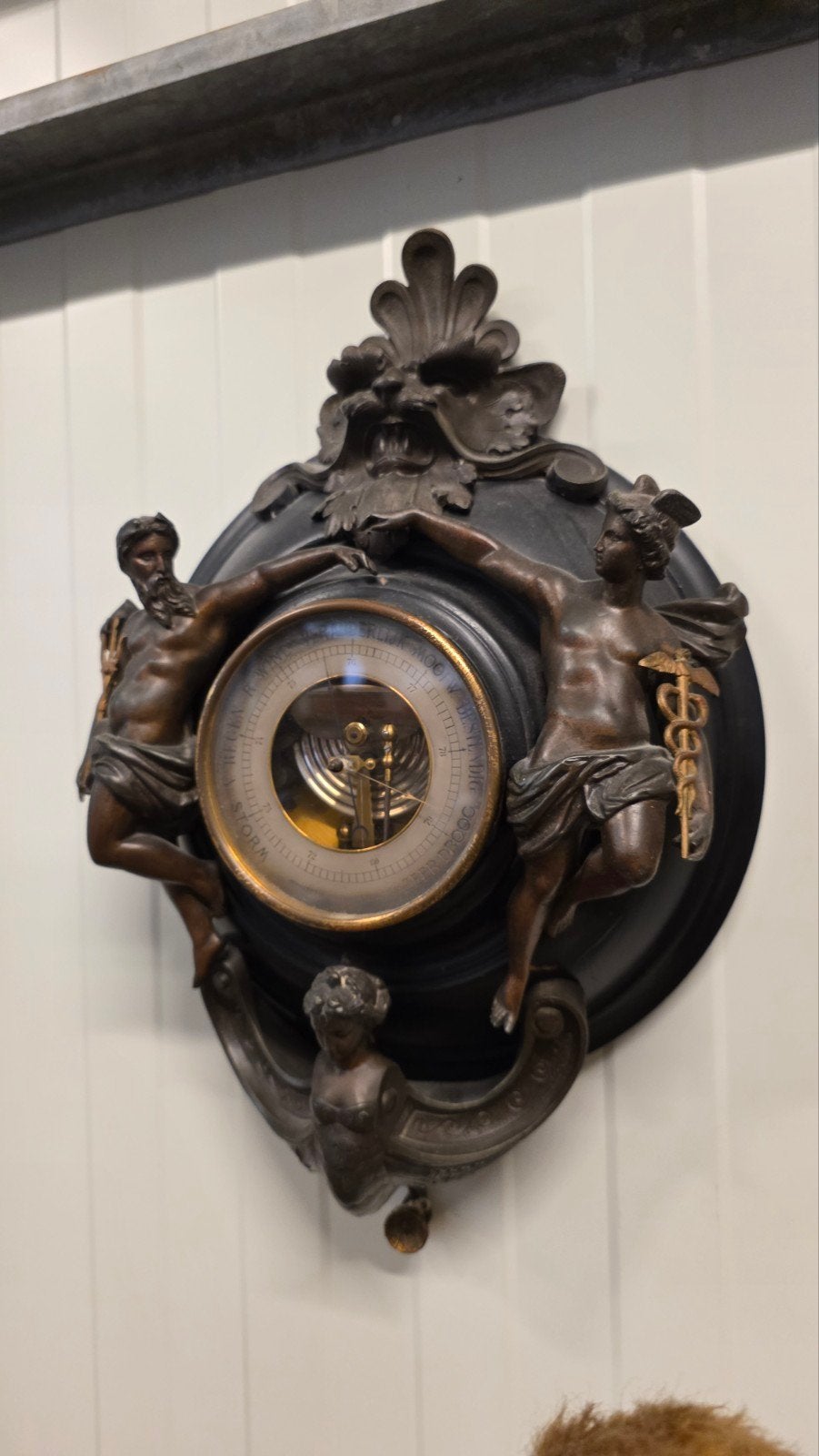 Grote antieke figurale barometer, Ophalen