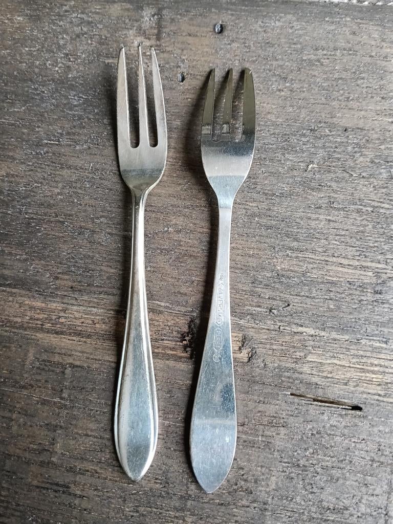 Set van 2 vintage verzilverde gebaksvorkjes, Ophalen of Verzenden, Gebruikt, Overige materialen, Los bestek