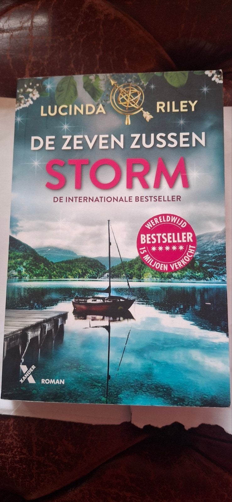 De Zeven Zussen Storm - Lucinda Riley, Ophalen of Verzenden, Zo goed als nieuw, Lucinda Riley, Nederland