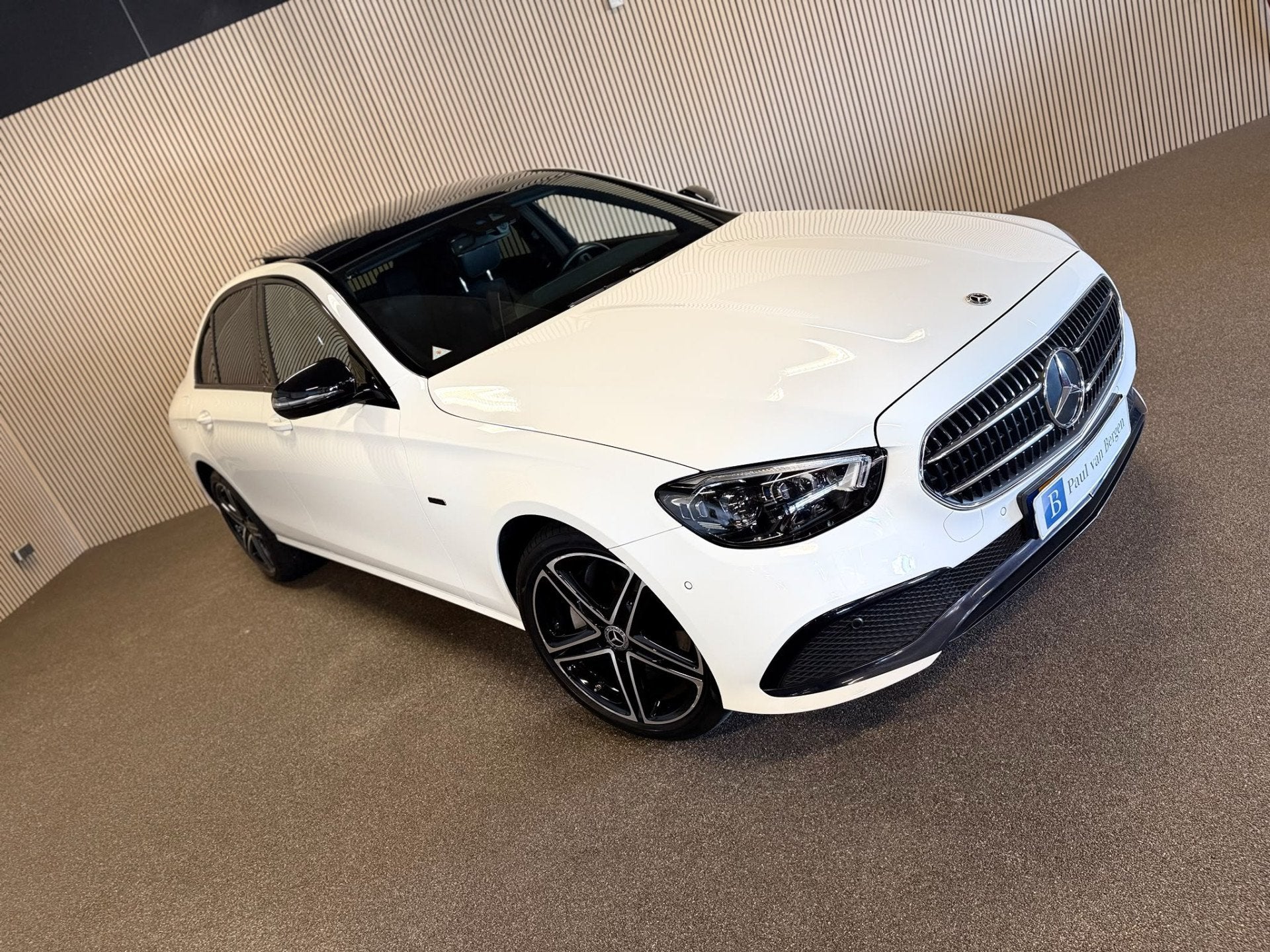 Mercedes-Benz E-Klasse 300e 4-Matic Avantgarde-PANORAMA-NIGH, Auto's, Automaat, 12 maanden, Gebruikt, 4 cilinders