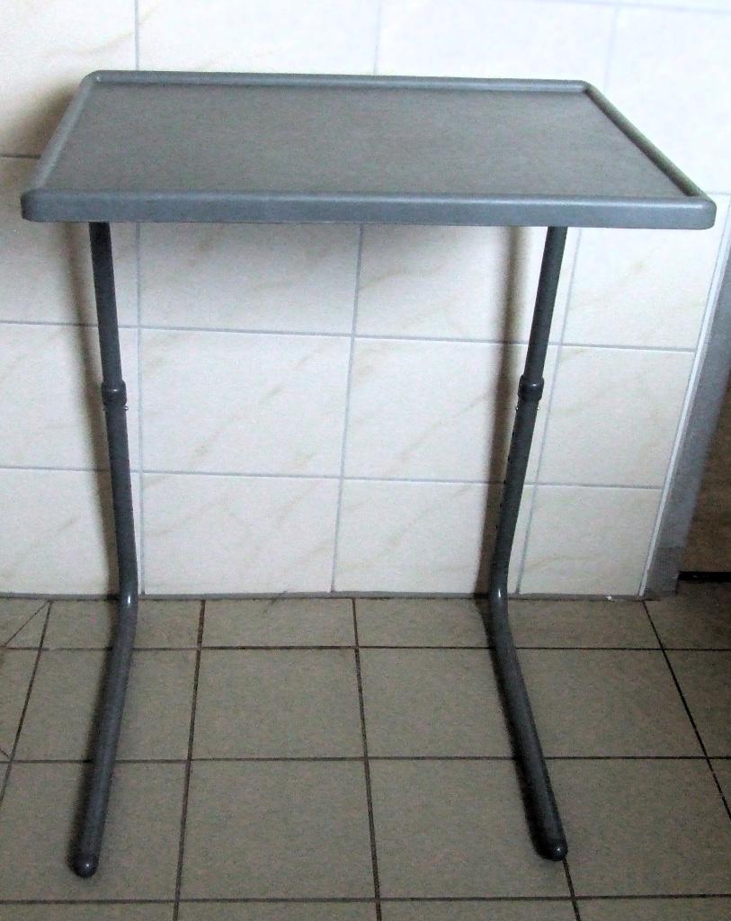Plastic opklap bedtafeltje laptop-tafeltje., Diversen, Ophalen, Zo goed als nieuw