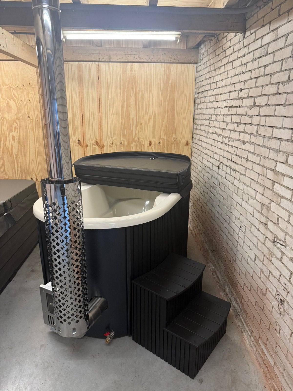 Nieuwe 2-persoons hottub, samenstellen naar uw eigen wens, Ophalen of Verzenden, Zo goed als nieuw, Afdekzeil, Vast