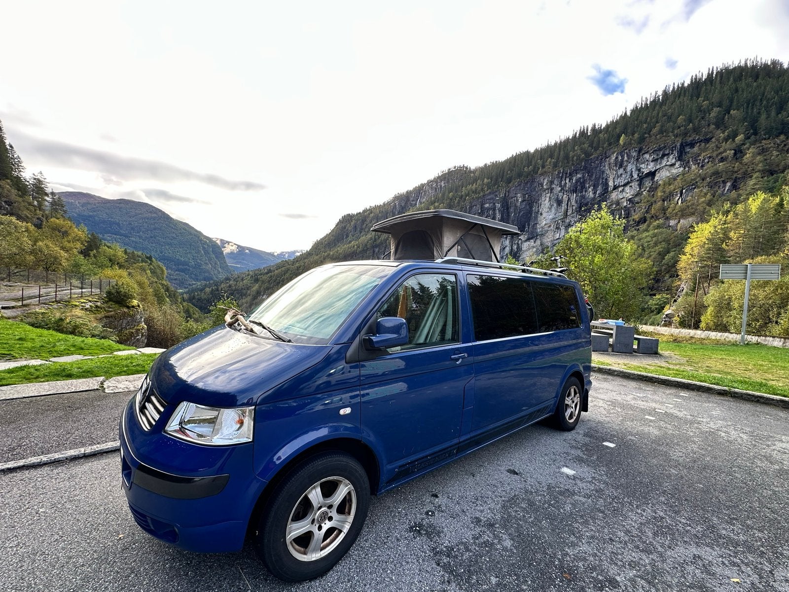 Volkswagen T5 Camperbus - Ideaal voor avontuurlijke reizen, Chemisch toilet, Volkswagen, Particulier, 4 tot 5 meter