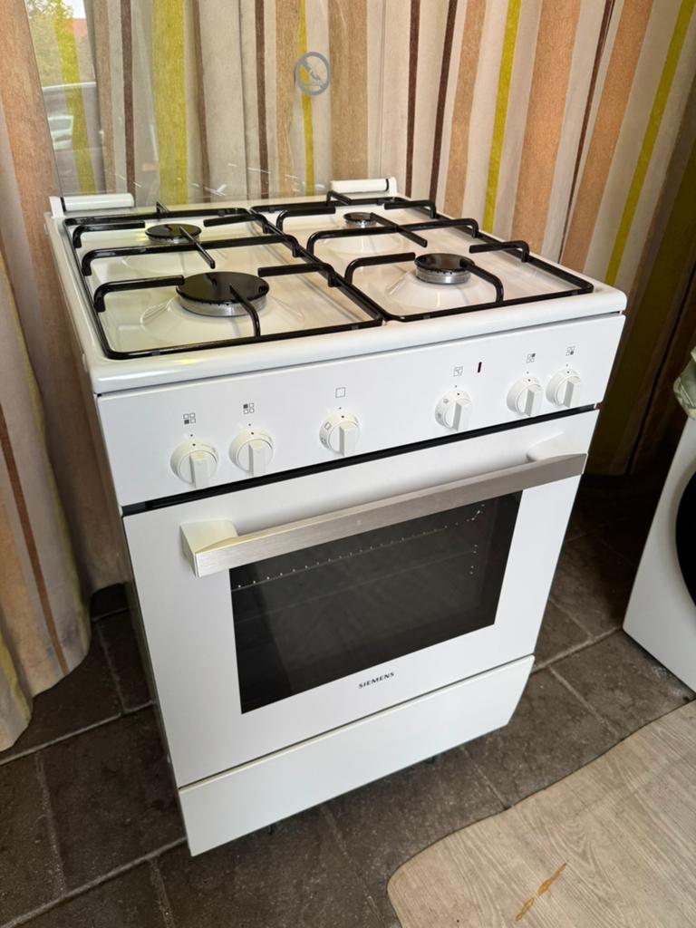 Goede Fornuis Siemens | Elektrische Oven | Schoon | Gasslang, Witgoed en Apparatuur, Fornuizen, Ophalen, Gebruikt, Minder dan 85 cm