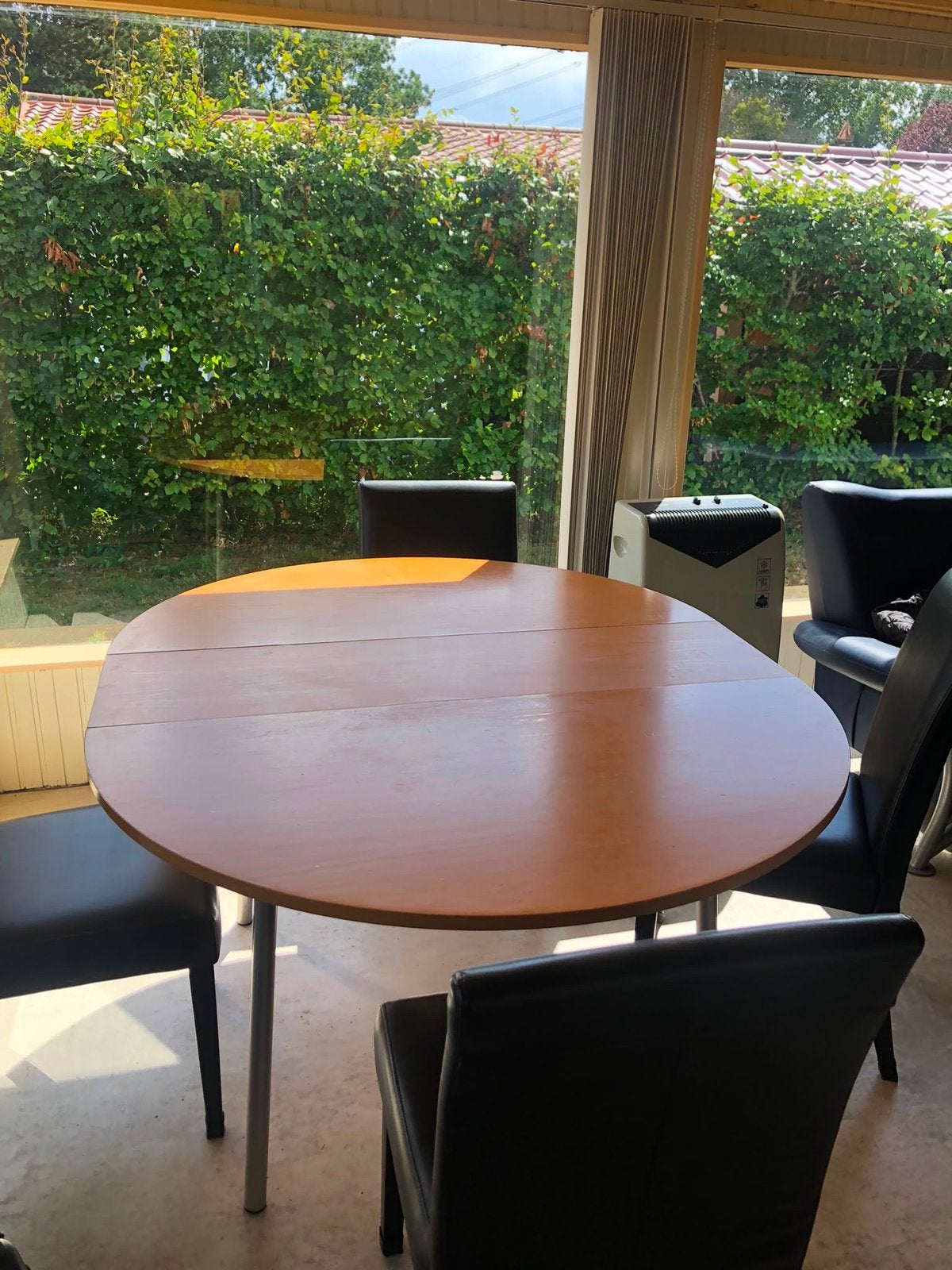 Uitschuifbare eettafel - Ideaal voor kleine en grote gezelsc, Huis en Inrichting, Tafels | Eettafels, Ophalen, Gebruikt, 100 tot 150 cm