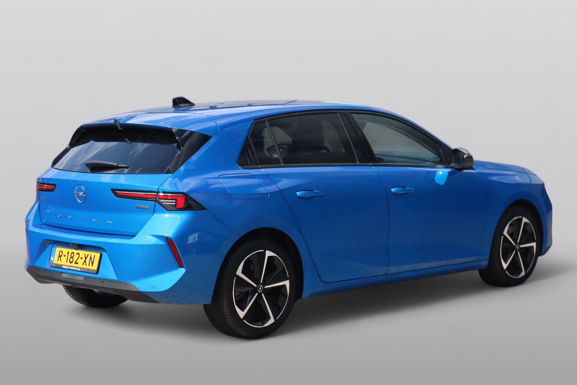 Opel Astra 1.6 Hybrid Business Edition SOH96% CarPlay LED VC, Auto's, Dealer onderhouden, Gebruikt, 4 cilinders, 150 pk