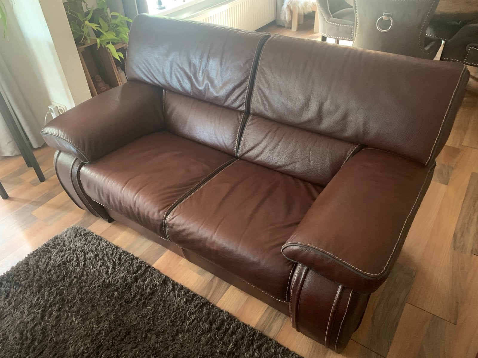 Te koop aangeboden Nette 3 en 2 zits bruin-leder bankstel, Ophalen, Gebruikt, 200 tot 250 cm, Vierpersoons of meer