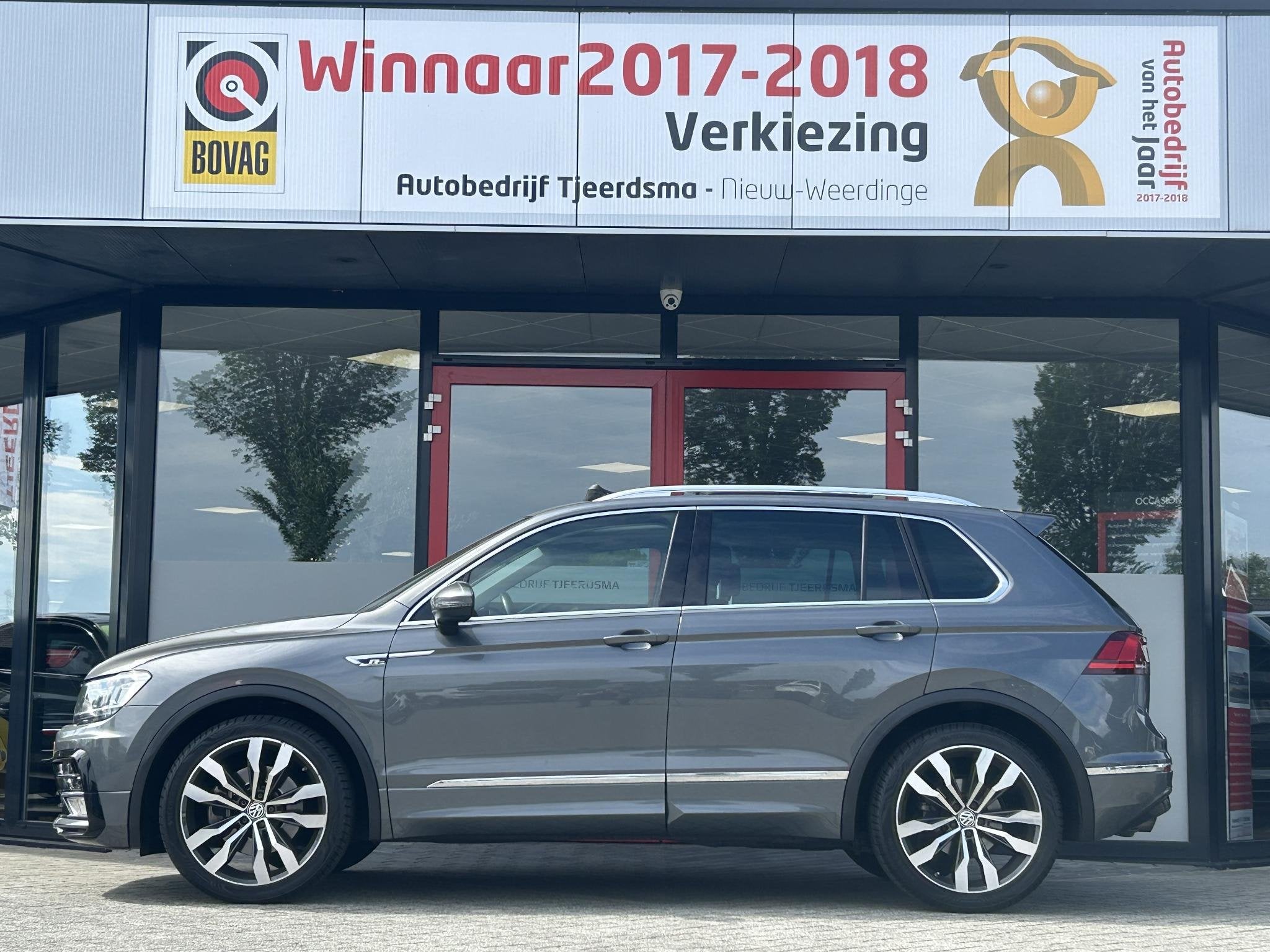 Volkswagen Tiguan 2.0 TSI 4Motion Highline | R-Line | Trekha, Automaat, 12 maanden, Stof, Gebruikt