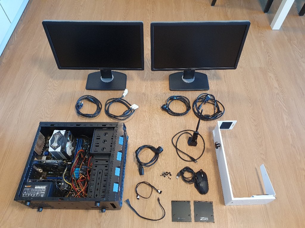 Desktop PC  met 2 Monitor Screens (zonder harddisk), Ophalen, Gebruikt, Gaming, SSD