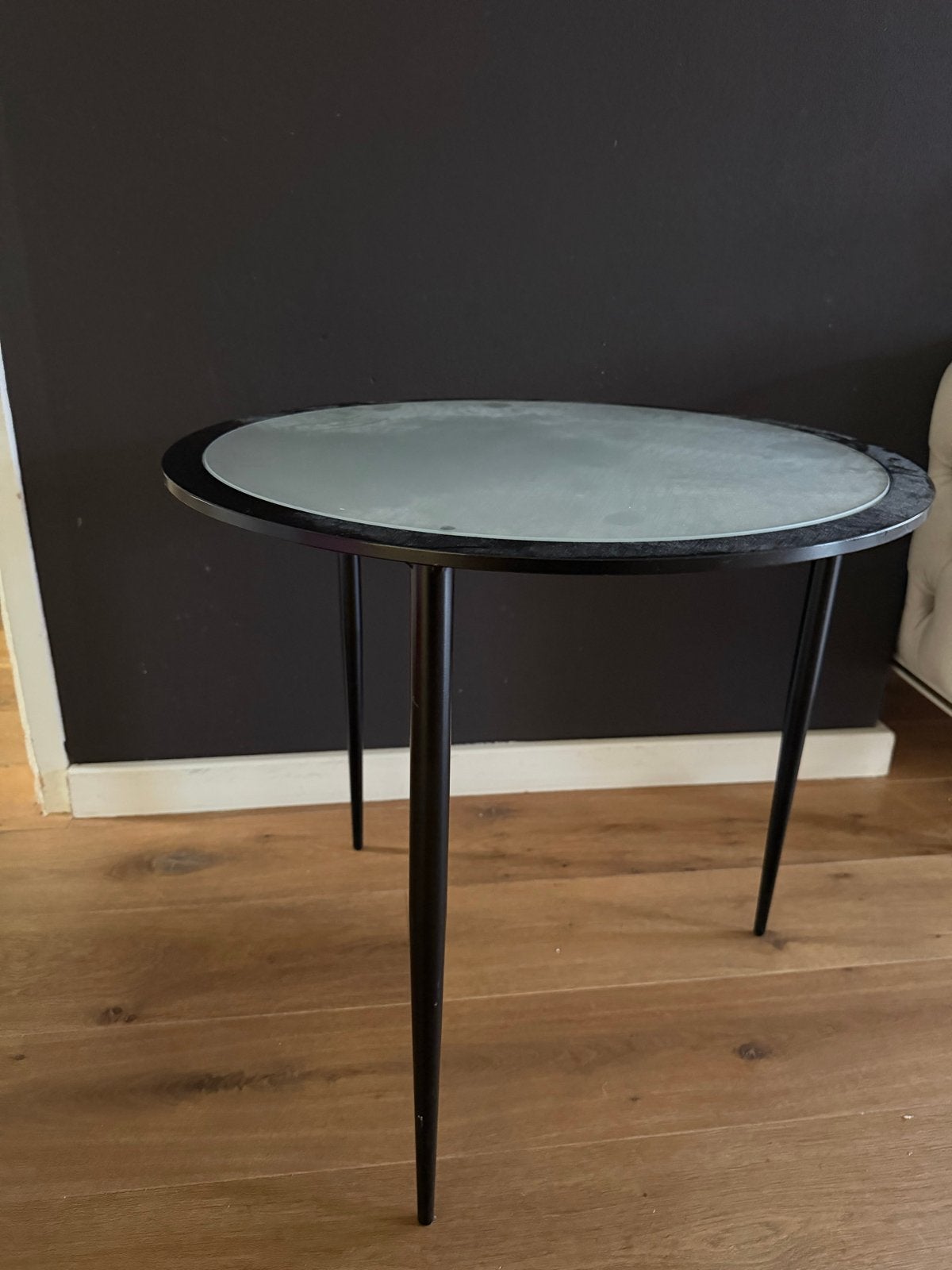 Ronde bijzettafel met glazen blad, 45 tot 60 cm, Minder dan 55 cm, Gebruikt, Rond