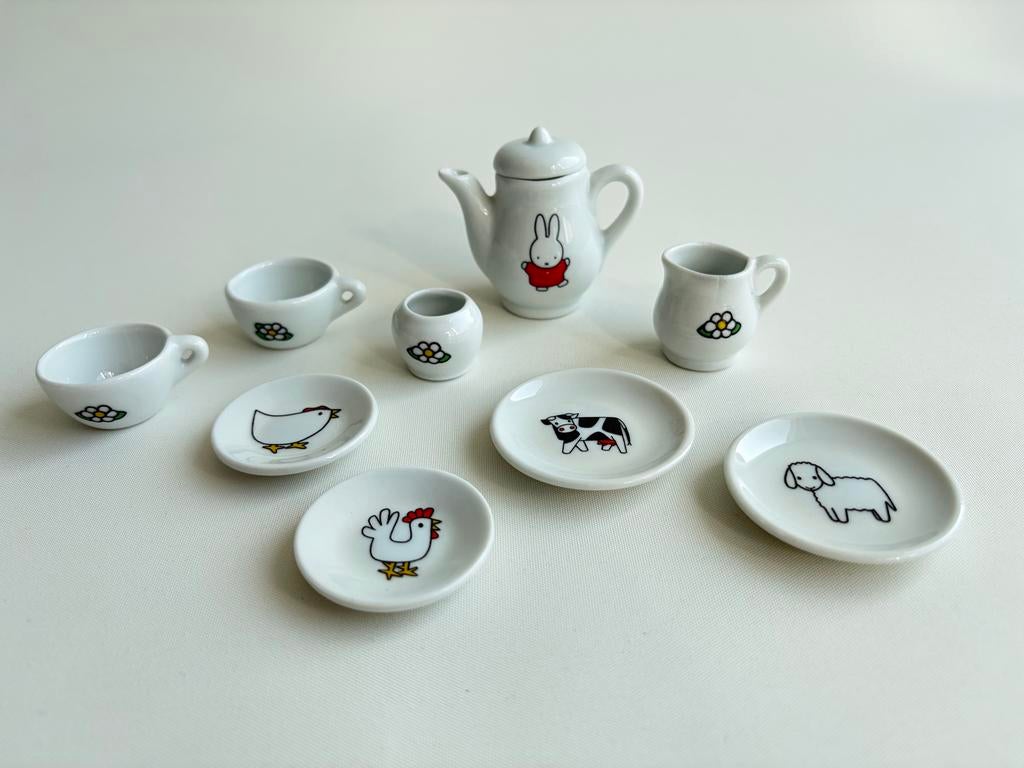 Nijntje miniatuur serviesset - compleet (zonder koffertje), Verzamelen, Porselein, Kristal en Bestek, Zo goed als nieuw, Compleet servies