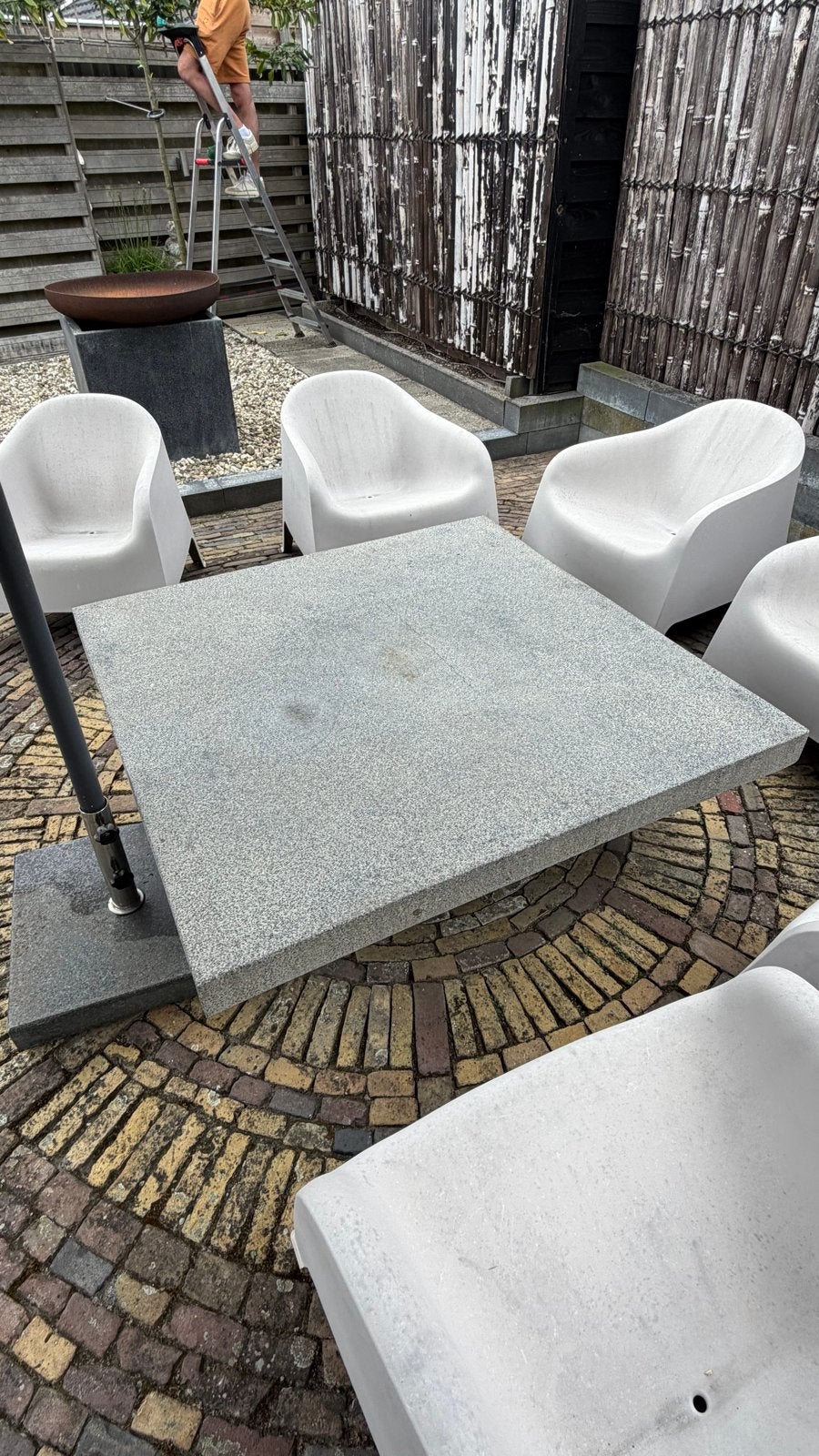 Grote stenen tuintafel, Tuin en Terras, Ophalen, Gebruikt, Vierkant, Overige materialen