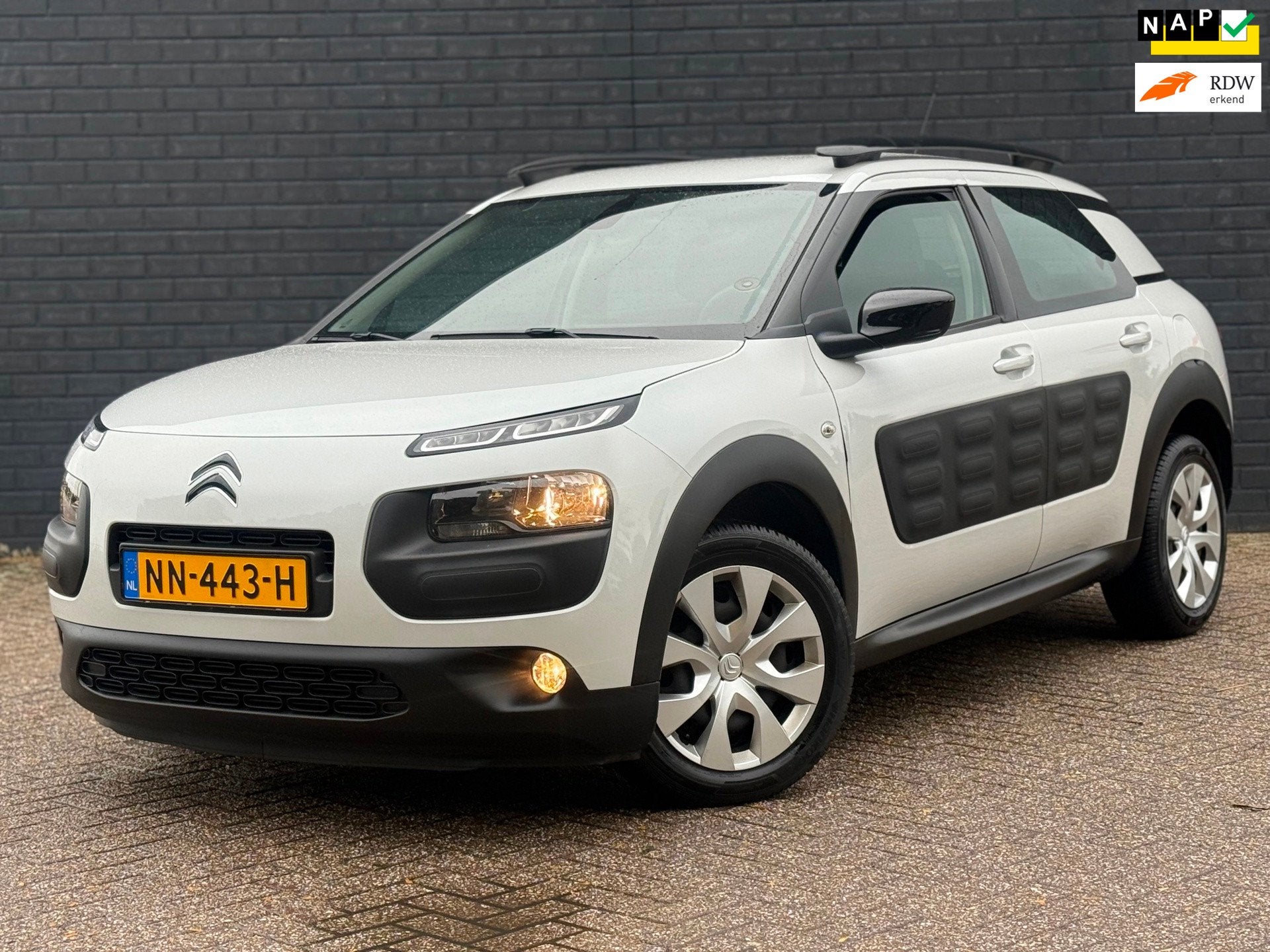 Citroen C4 Cactus 1.2 PureTech Business Bj 2017 ECC Airco Na, Voorwielaandrijving, Dealer onderhouden, Stof, Gebruikt