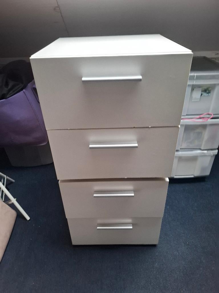 2 nachtkastjes, Ophalen, Gebruikt, Minder dan 45 cm, Minder dan 55 cm