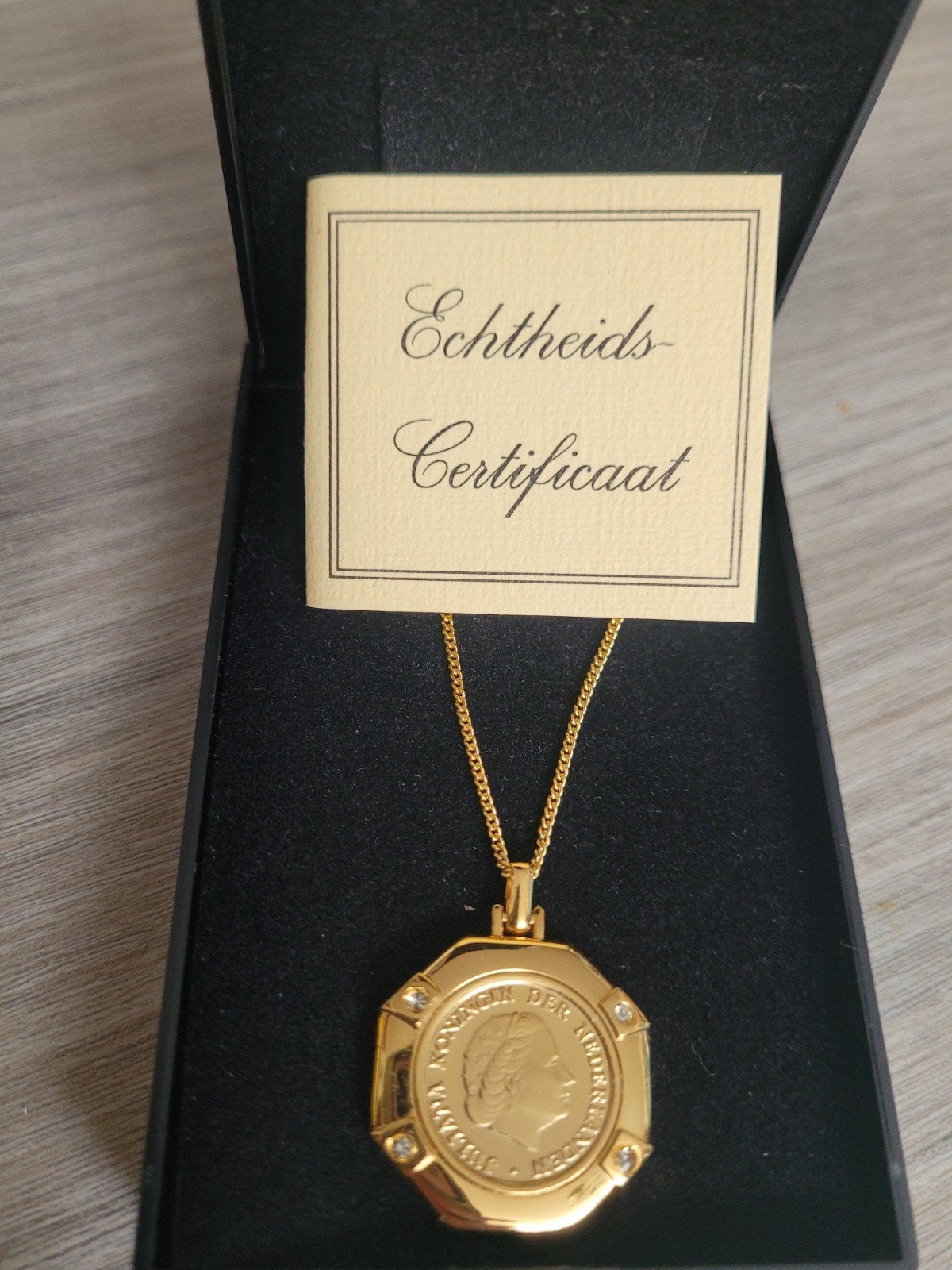 Gouden ketting met Juliana-cent hanger, 18 kt verguld, Sieraden, Tassen en Uiterlijk, Kettingen, Verstelbaar, Nieuw, Ophalen of Verzenden