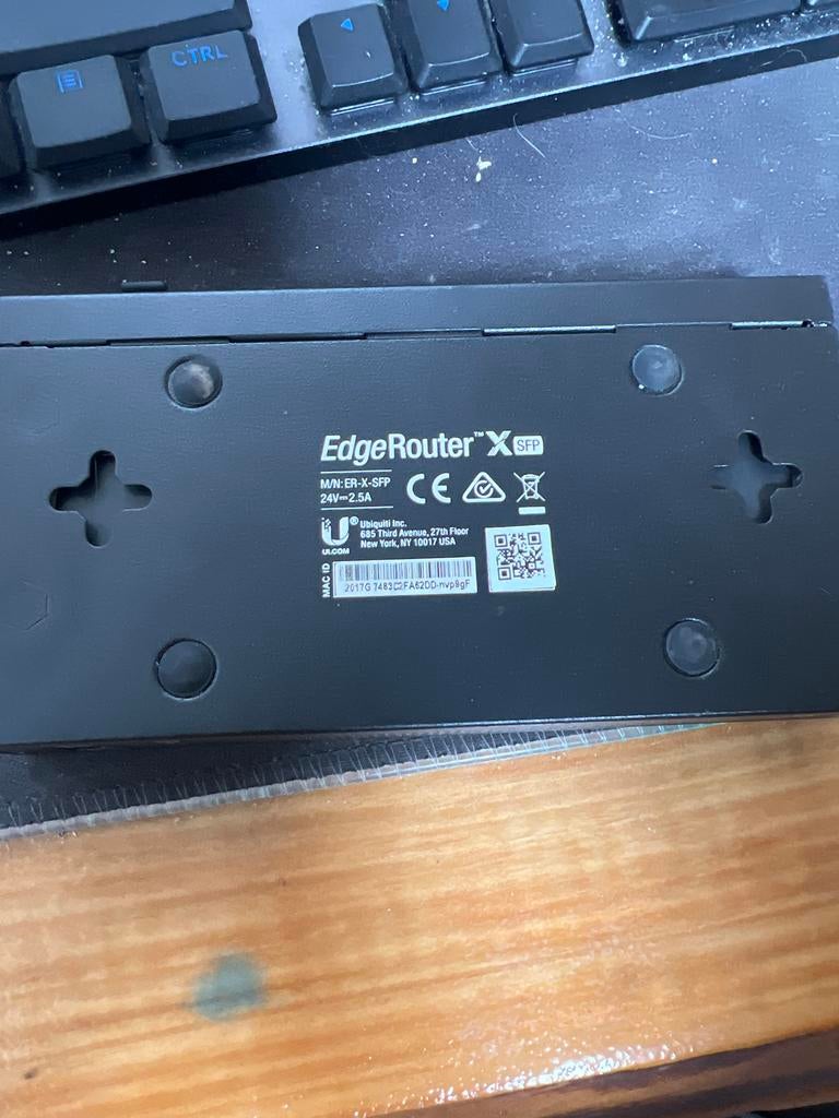 Ubiquiti EdgeRouter X SFP - Krachtige Router, Computers en Software, Ophalen of Verzenden, Zo goed als nieuw, Router