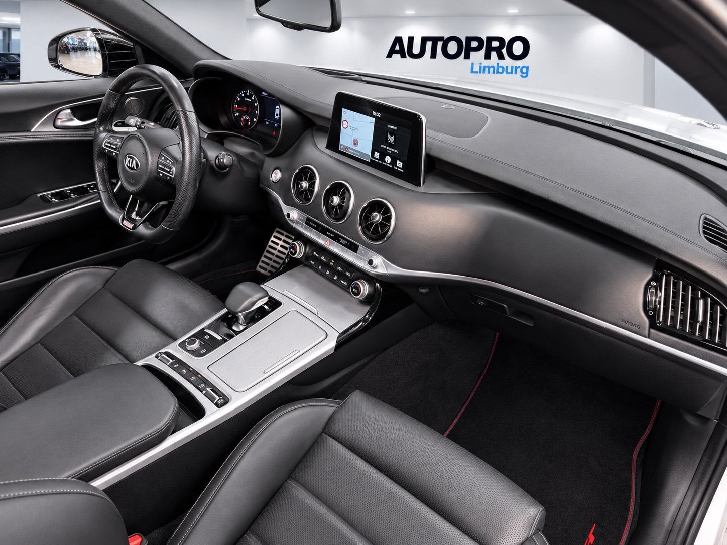 Kia Stinger 3.3 V6 T-GDI AWD GT | 370pk| Keyless| Pano, Auto's, Automaat, Gebruikt, Bedrijf, 3342 cc