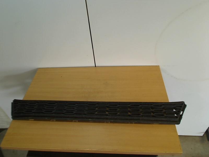 Grille Peugeot 107 (2005-06/2014-05), Kontakt-peugeot@peugeot.com, Gebruikt, Peugeot Deutschland GmbH, Bahnhofsplatz, Rüsselsheim 65423, , Duitsland